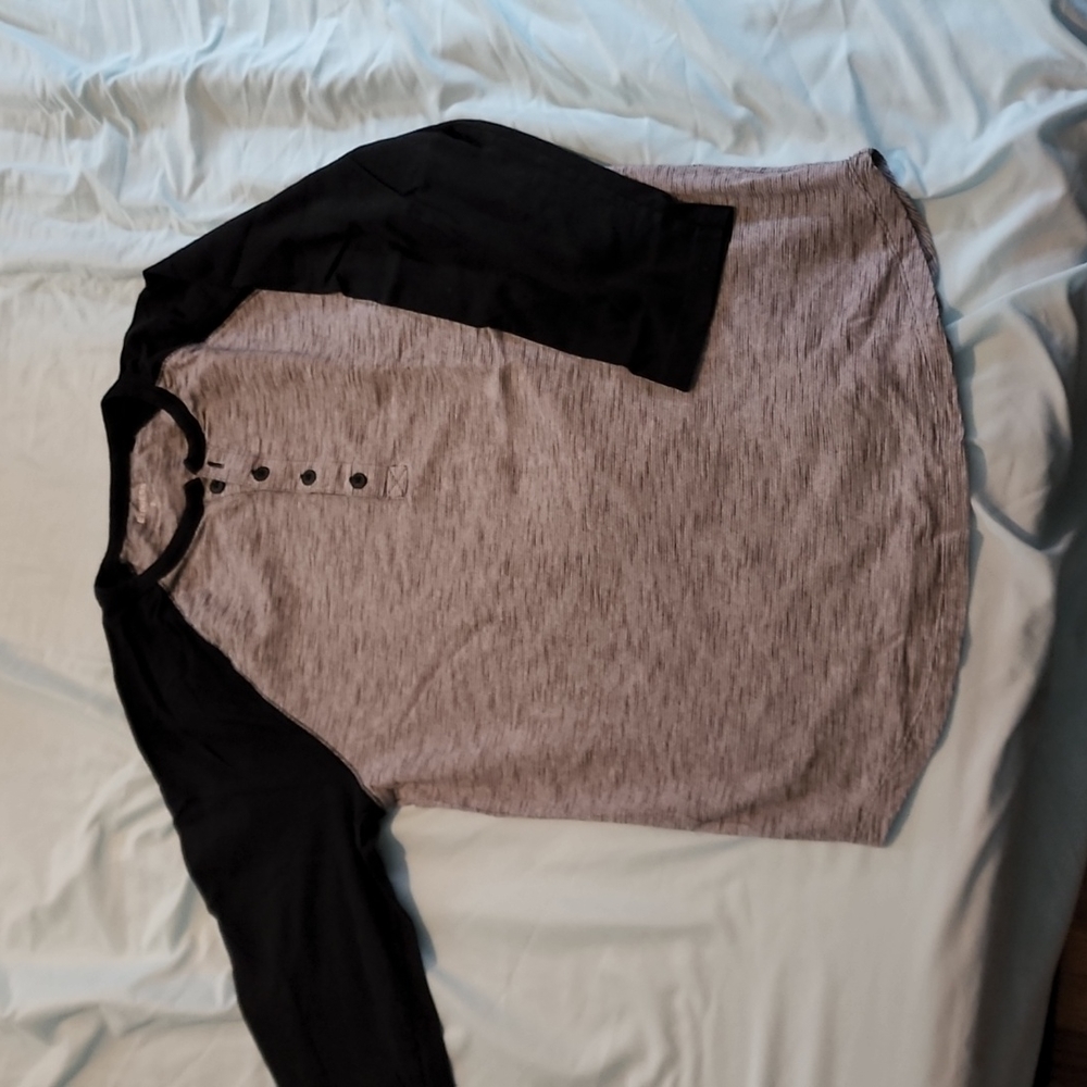 Gray/Black T-shirt